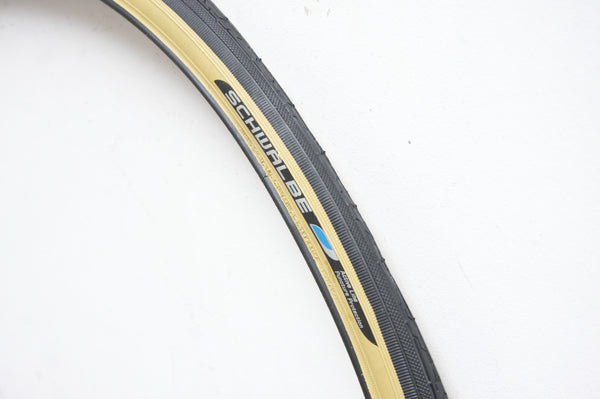 Schwalbe HS180 Bicycle Tyre in Gumwall