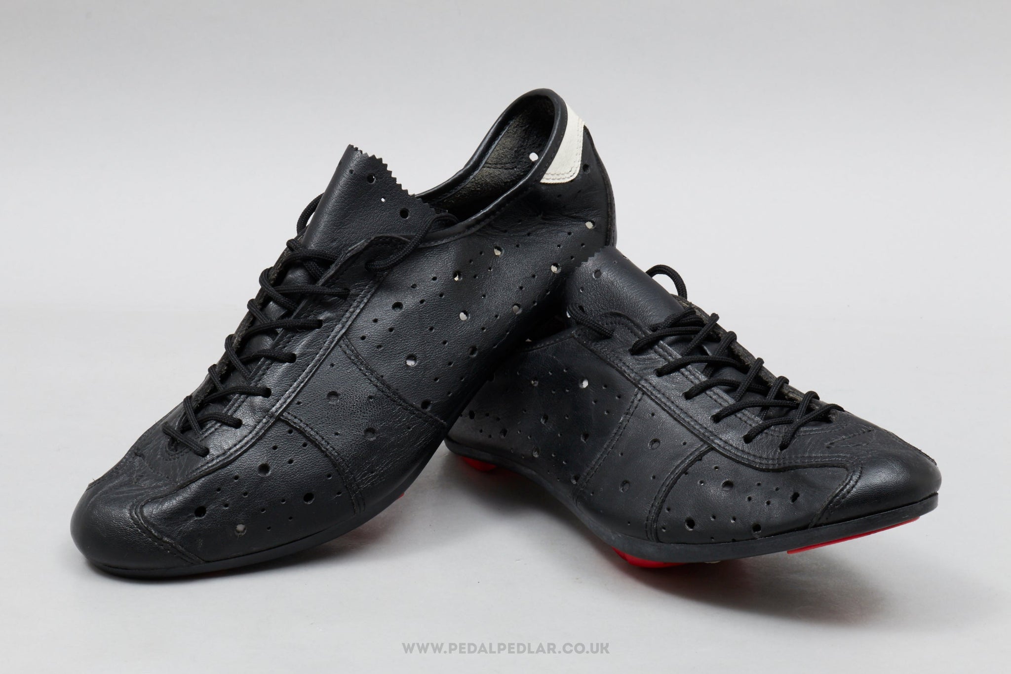 Traditional leather cycling shoes on sale