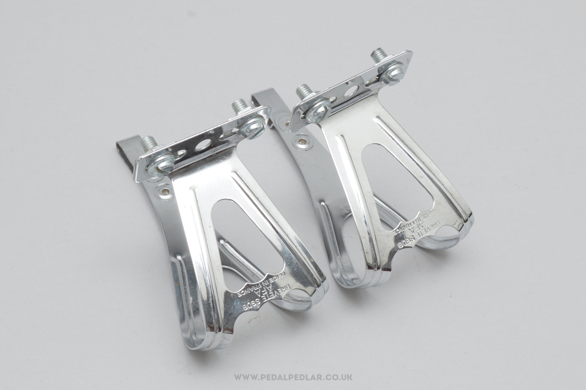 AFA 172 Early Logo NOS Size M Vintage Steel Toe Clips / Cages - Pedal Pedlar - Buy New Old Stock Bike Parts