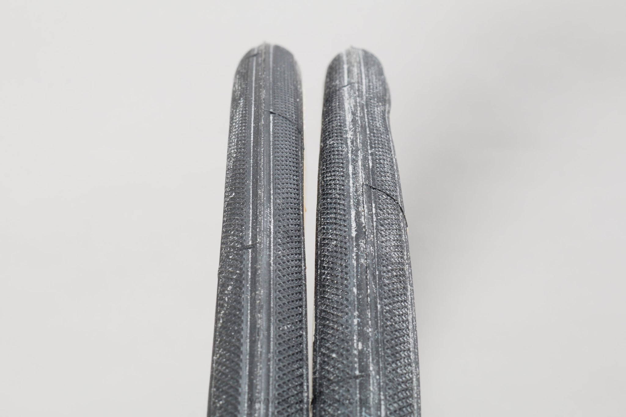 Continental Super Sport Kevlar Black/White NOS Vintage 700 x 28c Tyres - Pedal Pedlar - Buy New Old Stock Bike Parts