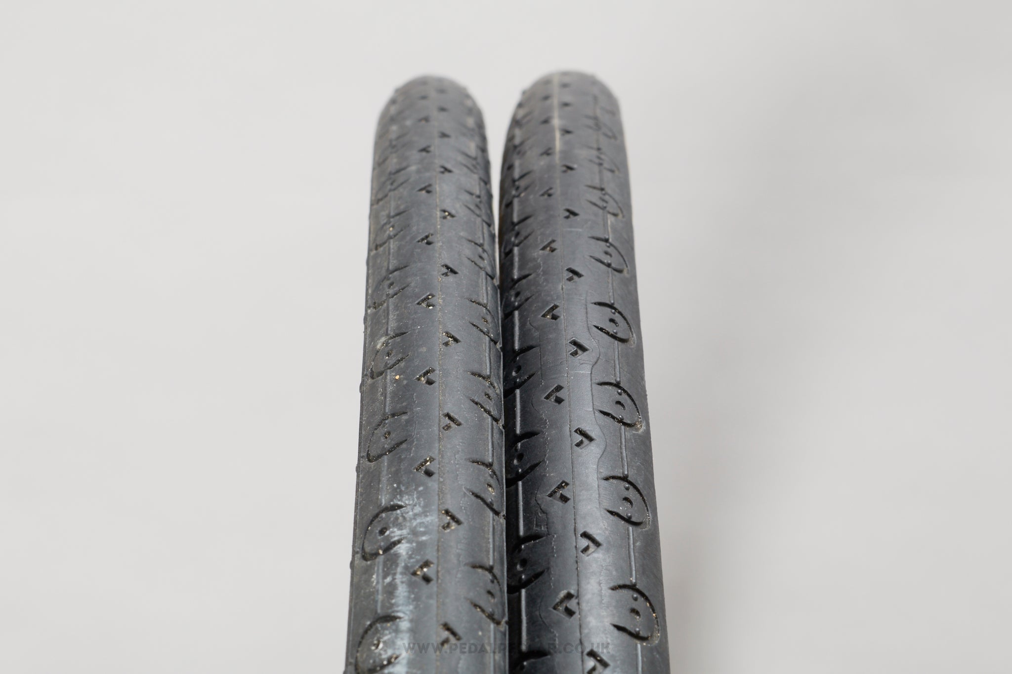 Gazelle Vuelta Black/Skin NOS Vintage 700 x 20c Tyres - Pedal Pedlar - Buy New Old Stock Bike Parts