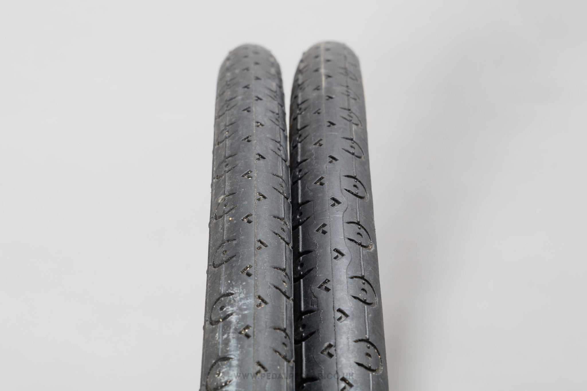 Gazelle Vuelta Black/Skin NOS Vintage 700 x 20c Tyres - Pedal Pedlar - Buy New Old Stock Bike Parts