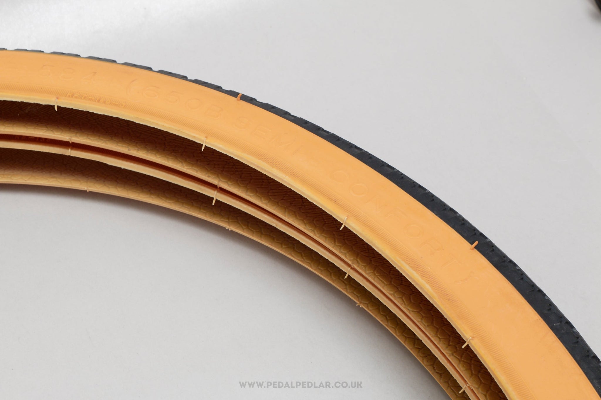 Michelin Semi Confort Black Gum NOS Vintage 650B Town City Tyres