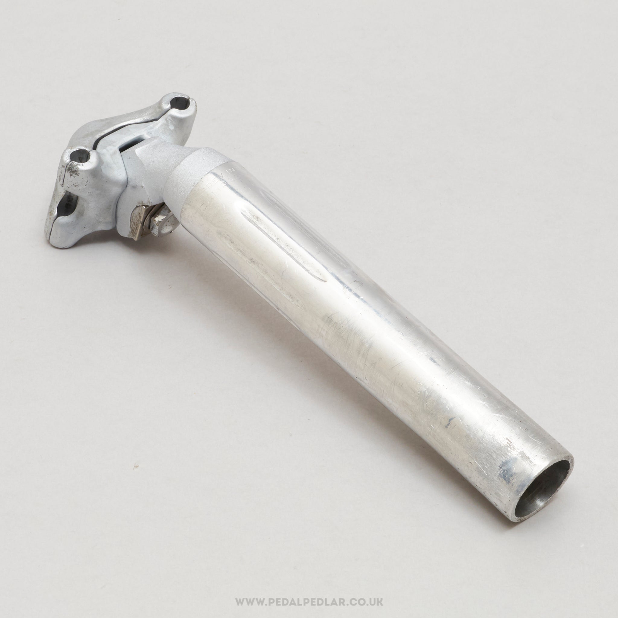 Campagnolo Nuovo Super Record (4051/1) Fluted 3rd Gen Vintage 26.6 mm Seatpost - Pedal Pedlar - Bike Parts For Sale