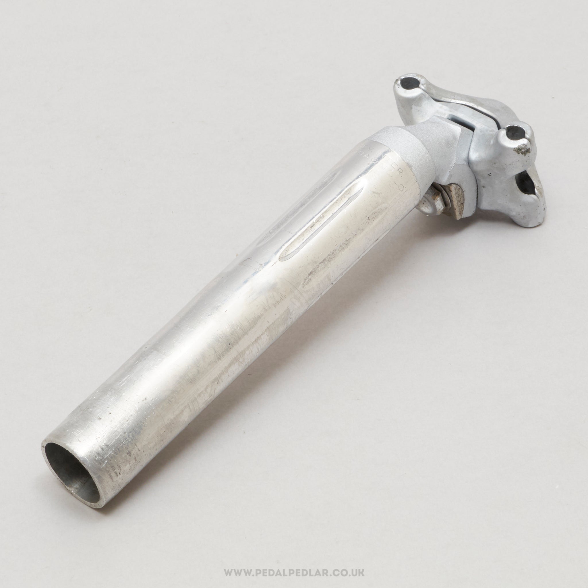 Campagnolo Nuovo Super Record (4051/1) Fluted 3rd Gen Vintage 26.6 mm Seatpost - Pedal Pedlar - Bike Parts For Sale