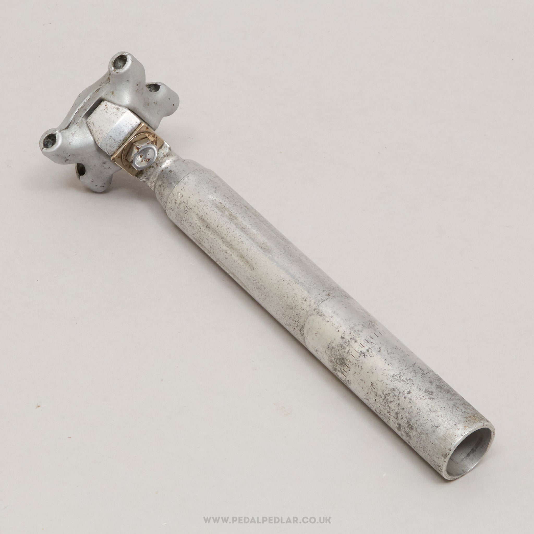Campagnolo Nuovo Super Record (4051/1) Fluted 4th Gen Vintage 27.0 mm Seatpost - Pedal Pedlar - Bike Parts For Sale