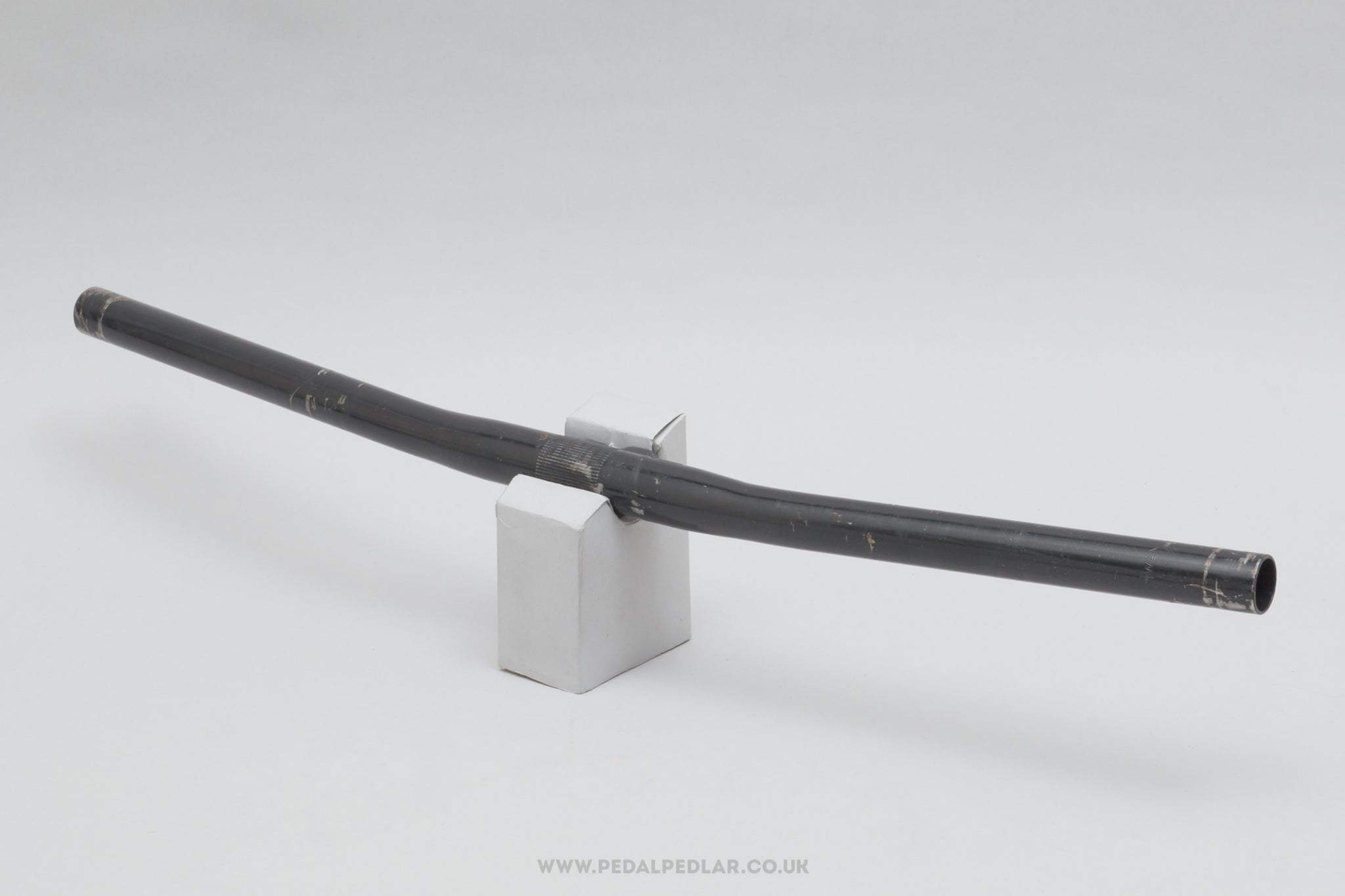 Unbranded Black Steel Vintage 585 mm Flat/Straight Handlebars - Pedal Pedlar - Bike Parts For Sale