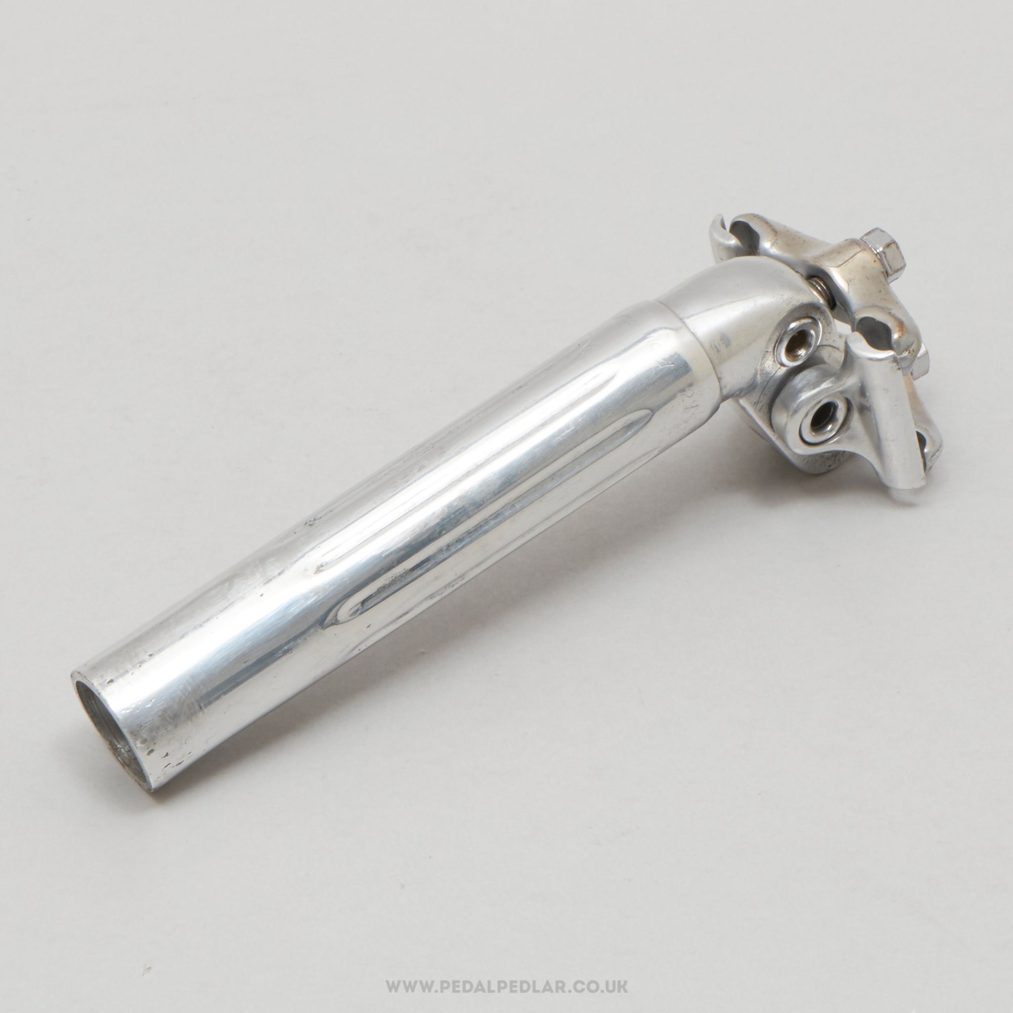 Campagnolo Nuovo Super Record (4051) Twin Bolt Fluted 1st Gen Vintage 27.0 mm Seatpost - Pedal Pedlar - Bike Parts For Sale