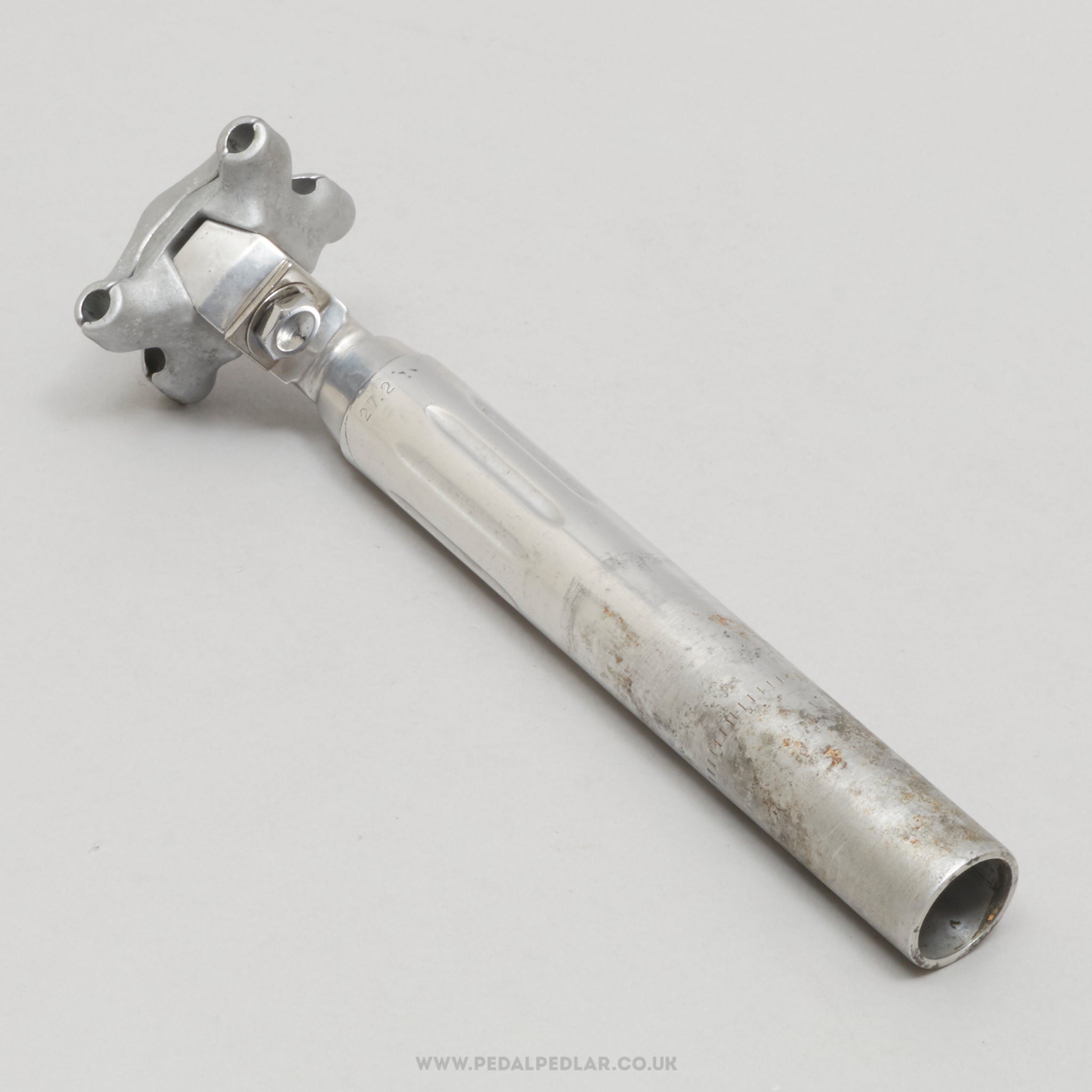Campagnolo Nuovo Super Record (4051/1) Fluted 4th Gen Vintage 27.2 mm Seatpost - Pedal Pedlar - Bike Parts For Sale