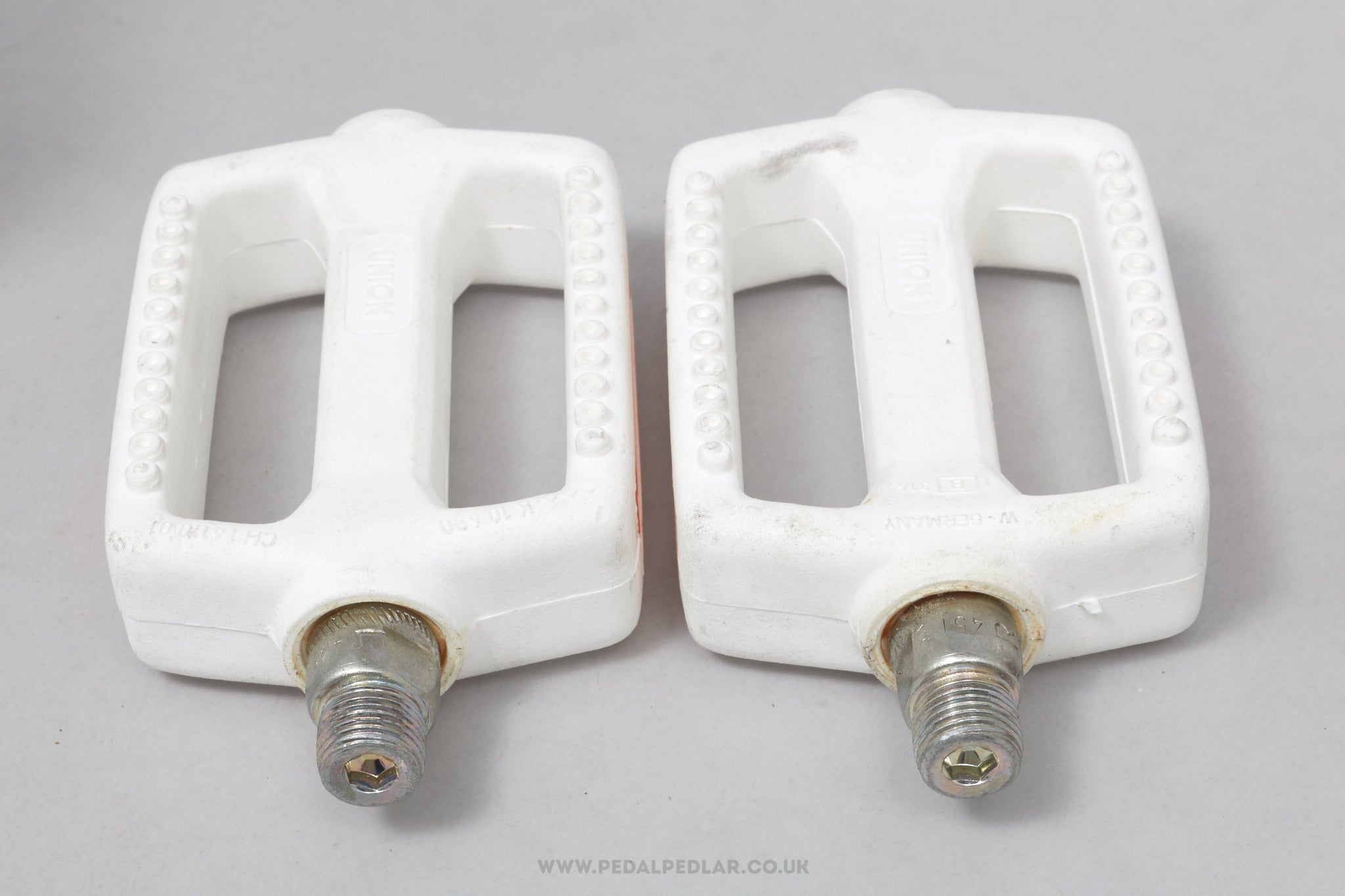 Plastic bike pedals cheap