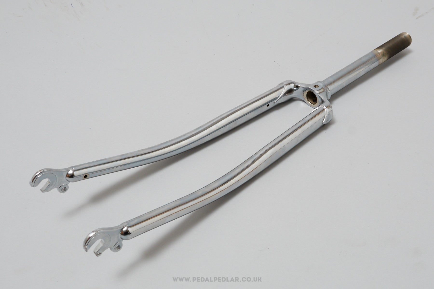 Threaded forks store