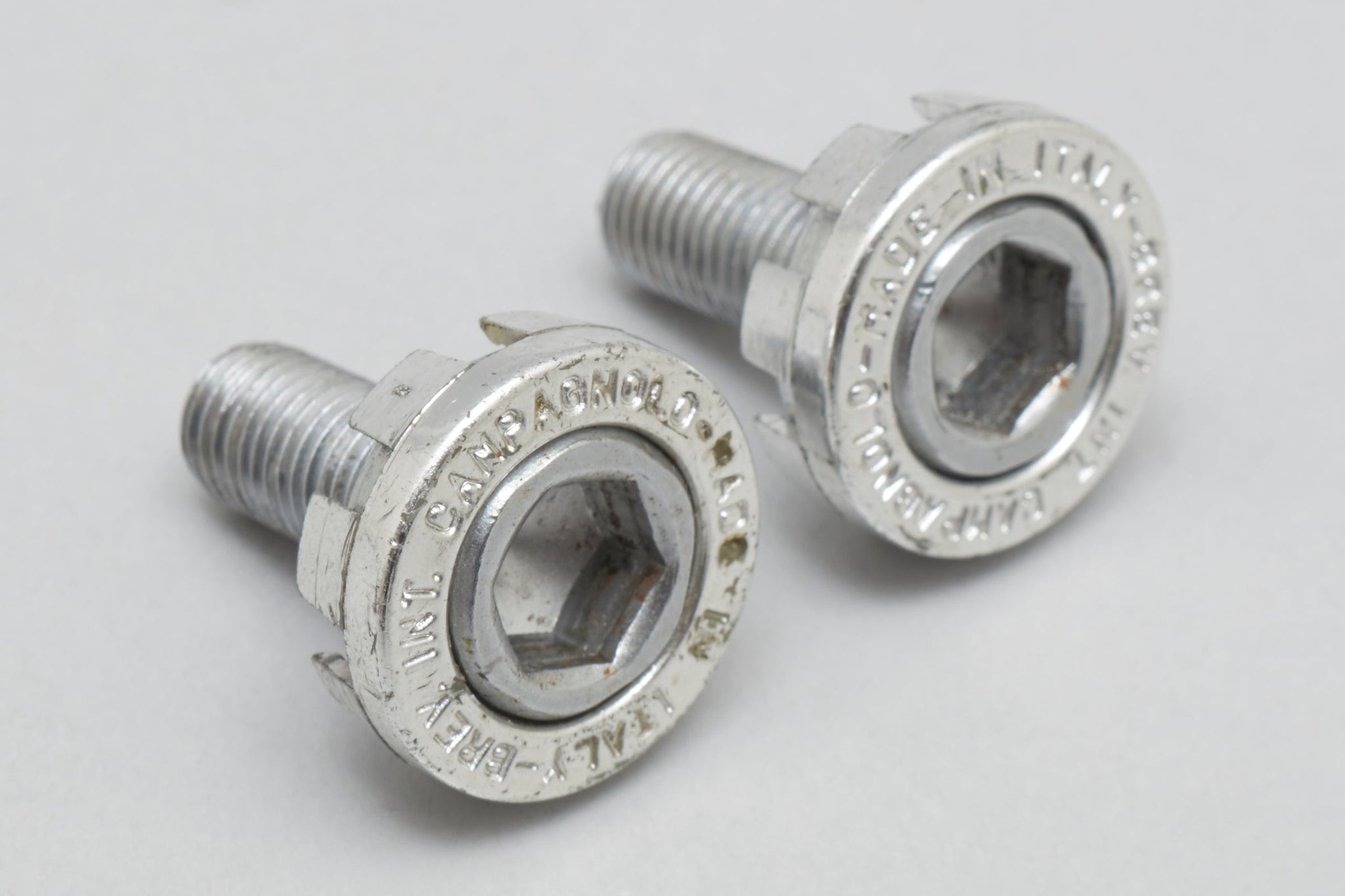 Bicycle outlet crank bolts