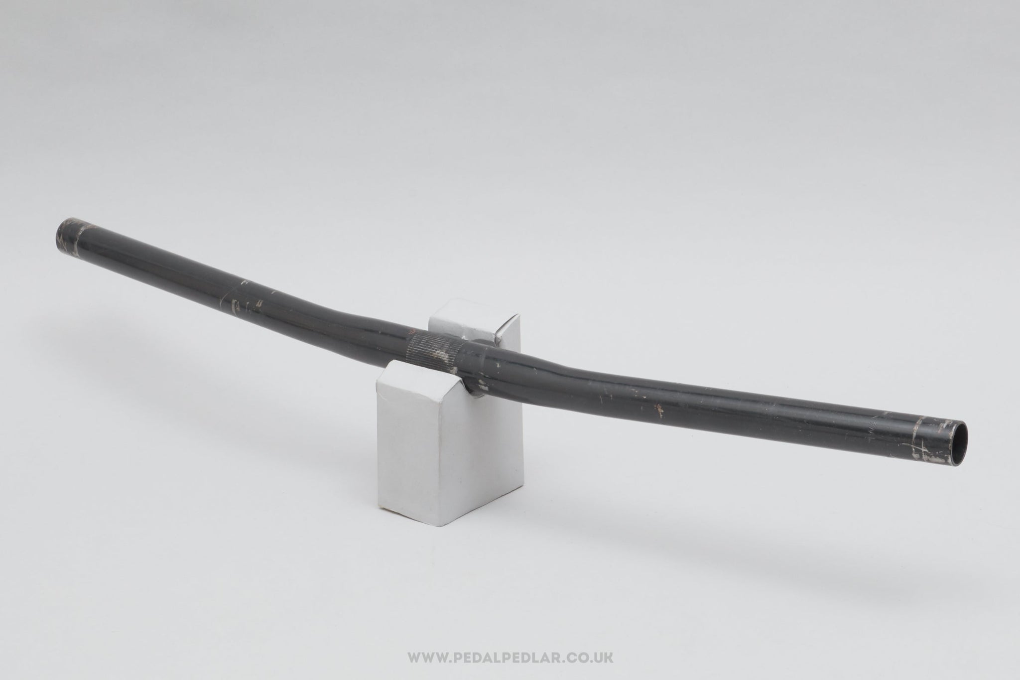 Unbranded Black Steel Vintage 585 mm Flat/Straight Handlebars - Pedal Pedlar - Bike Parts For Sale