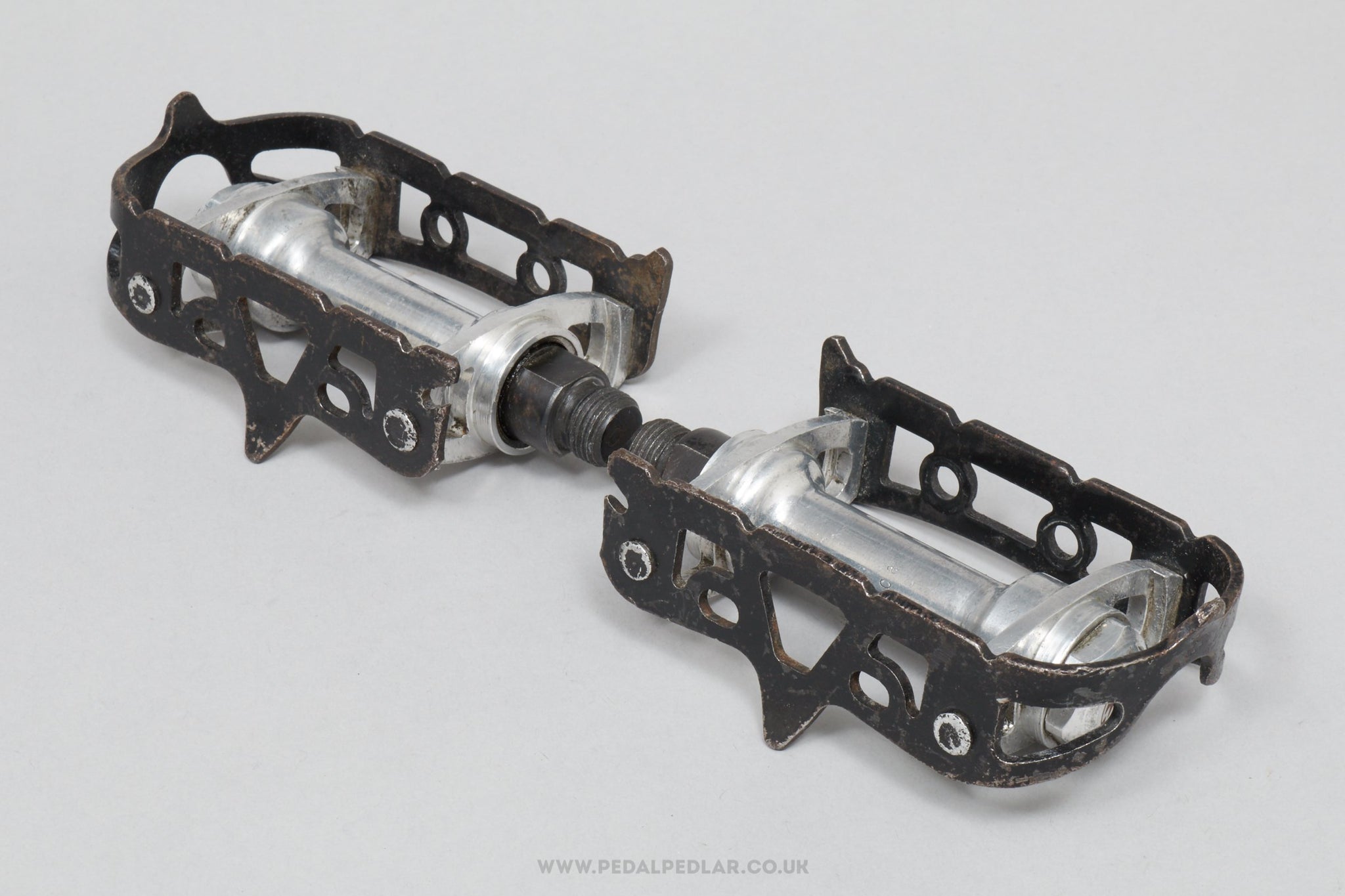 Old bike pedals best sale