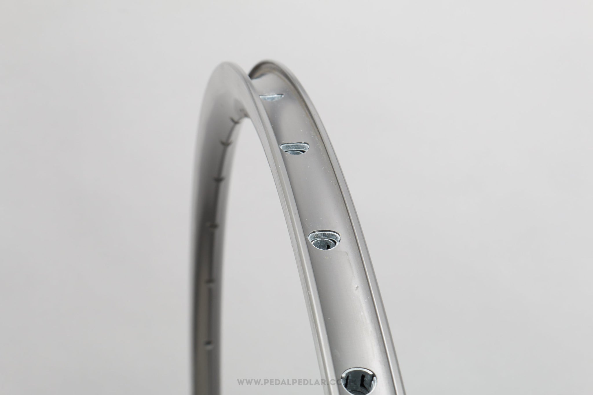Paire de roues Mavic mach 2 CD pour vélo contre la montre plongeant/piste vintage - Équipements vélos Paire de roues Mavic mach 2 CD pour vélo contre la montre plongeant/piste vintage - Équipements vélos