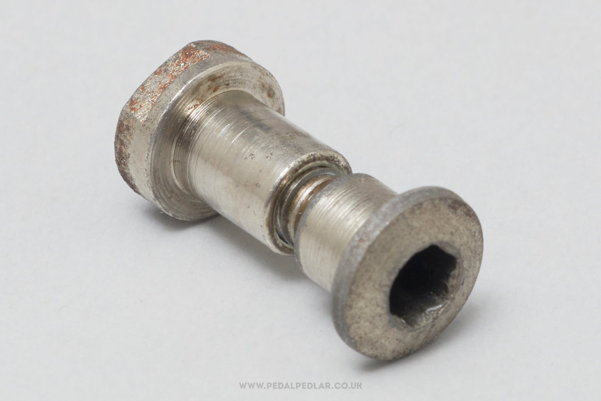Seatpost sales binder bolt