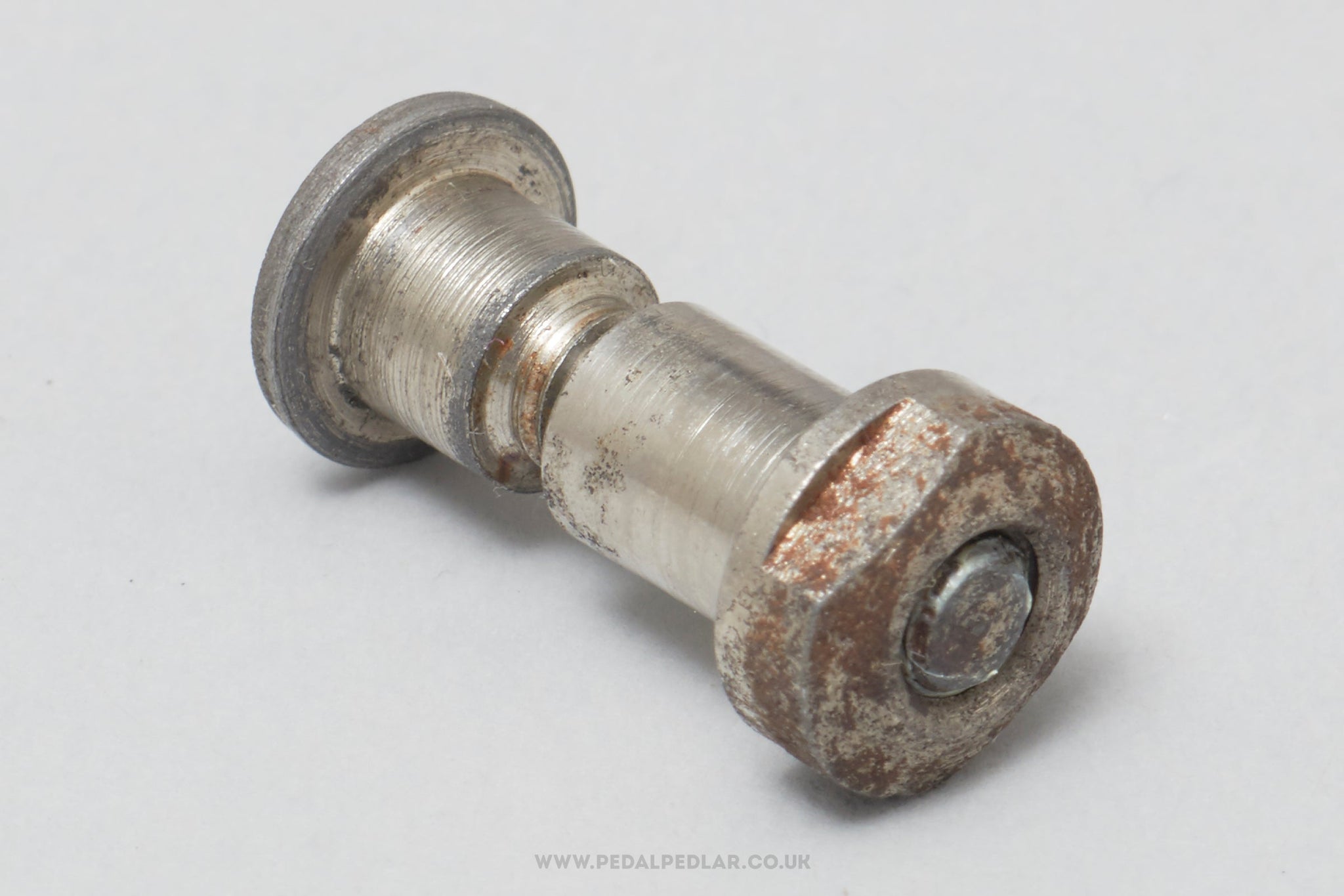 Seatpost discount binder bolt