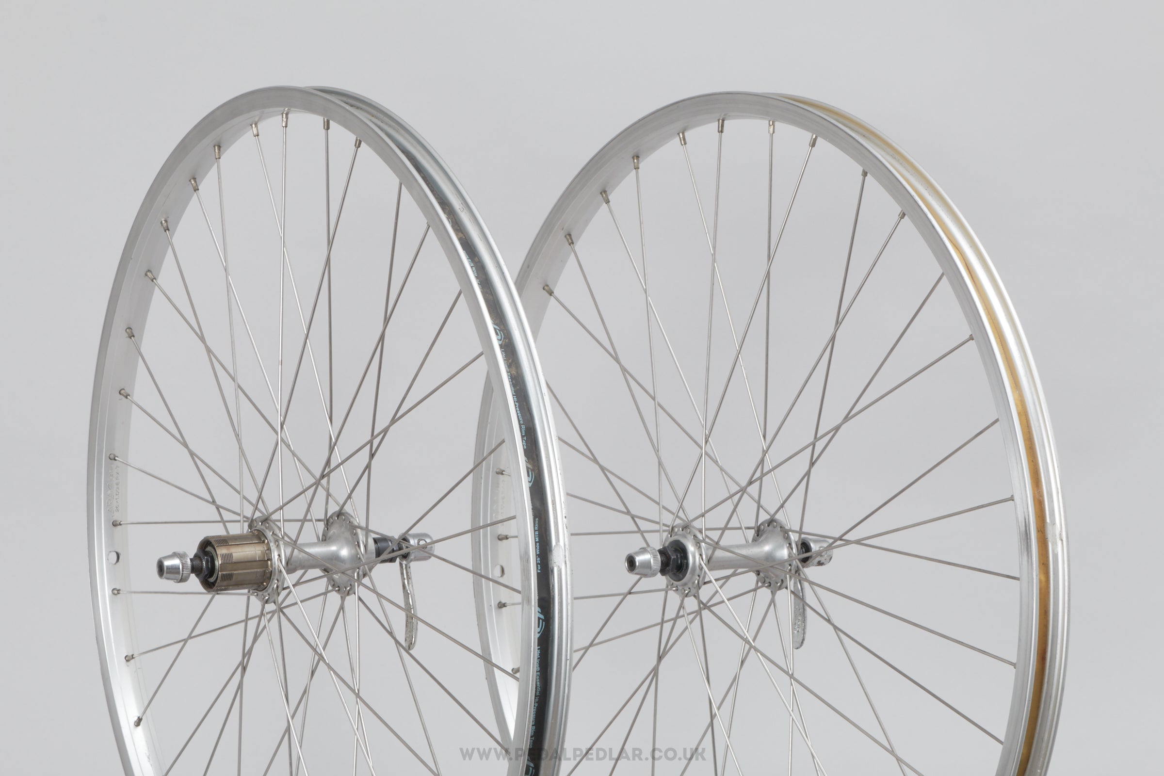 シマノ SHIMANO 「シマノ」 DEORE ハブ + ARAYA 「アラヤ」 リム