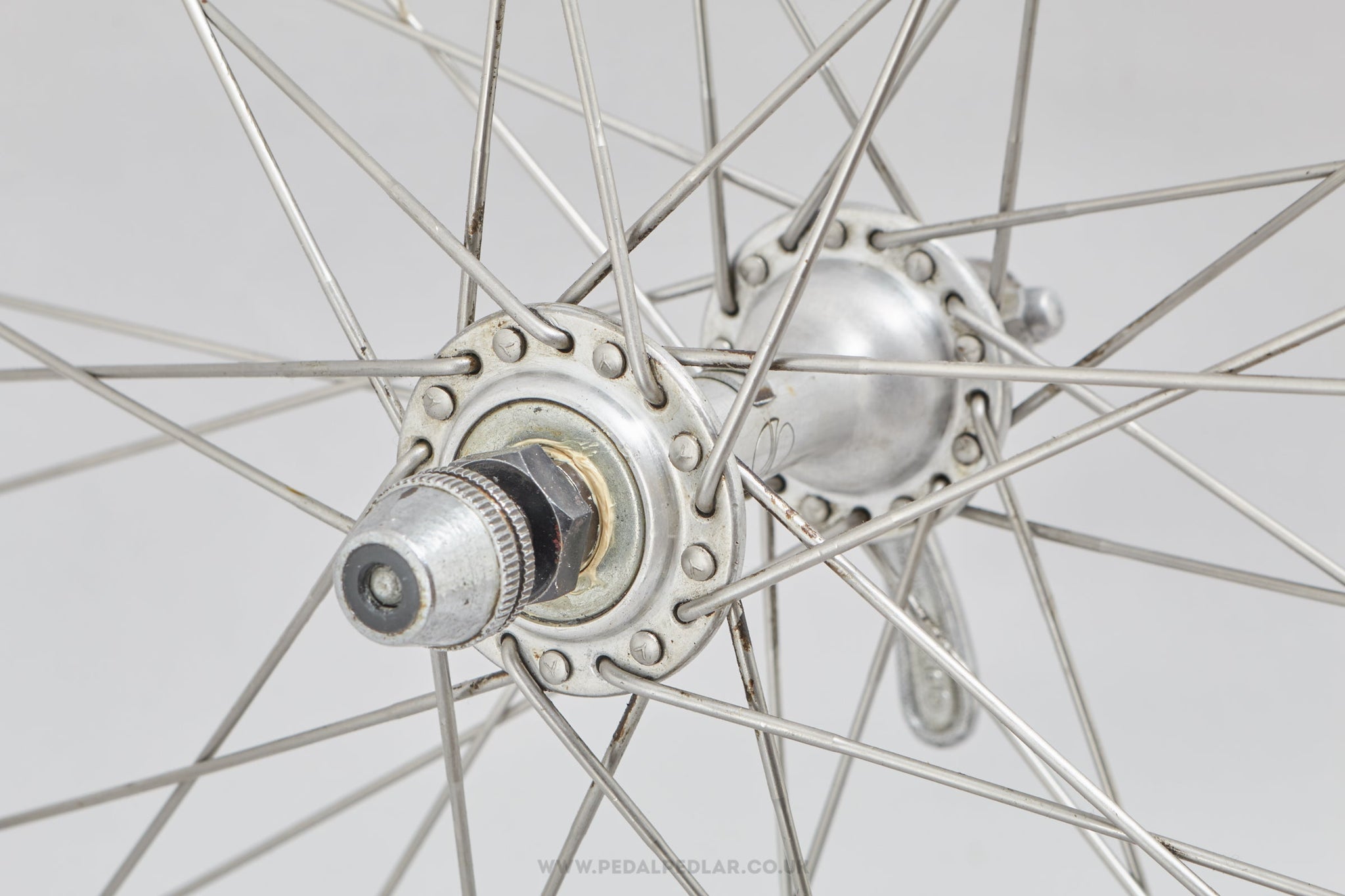 Shimano 600 (1st Generation) / Mavic Championnat Du Monde Sur Route c.1979 Vintage 28"/700c Tubular Road Front Wheel - Pedal Pedlar - Bicycle Wheel For Sale