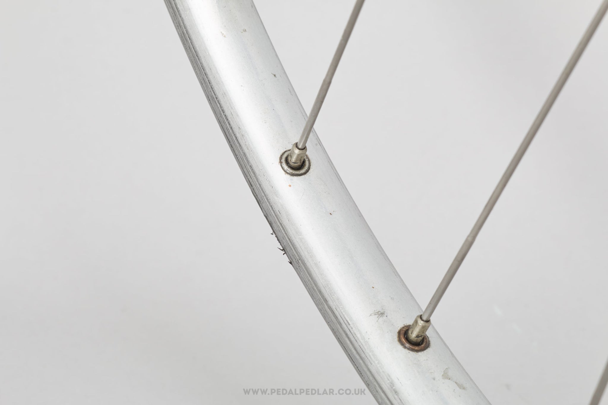 Shimano 600 (1st Generation) / Mavic Championnat Du Monde Sur Route c.1979 Vintage 28"/700c Tubular Road Front Wheel - Pedal Pedlar - Bicycle Wheel For Sale