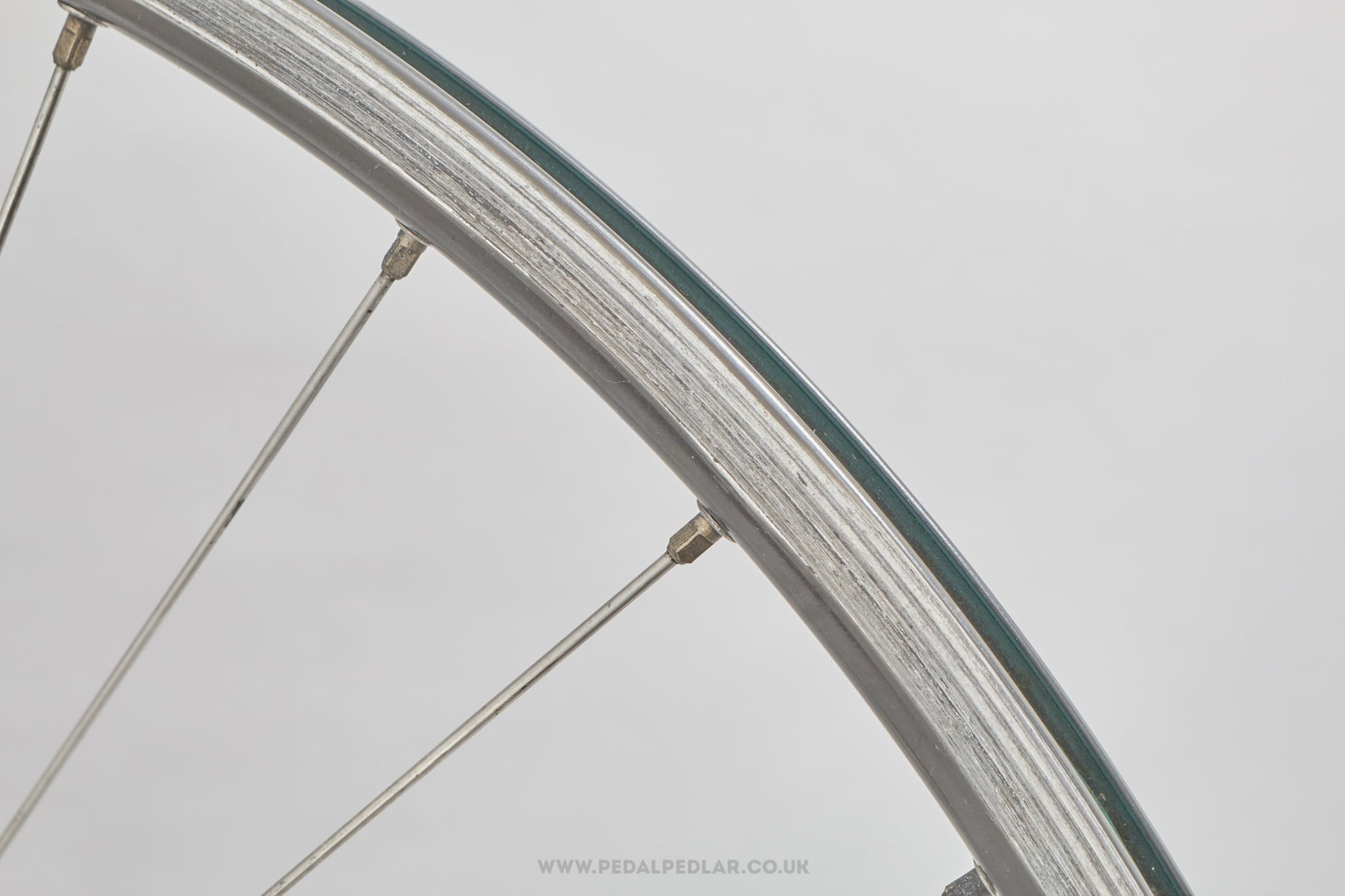 Shimano 105 (HB-1055) / Mavic Open 4 CD Vintage 700c Clincher Road Front Wheel - Pedal Pedlar - Bicycle Wheel For Sale