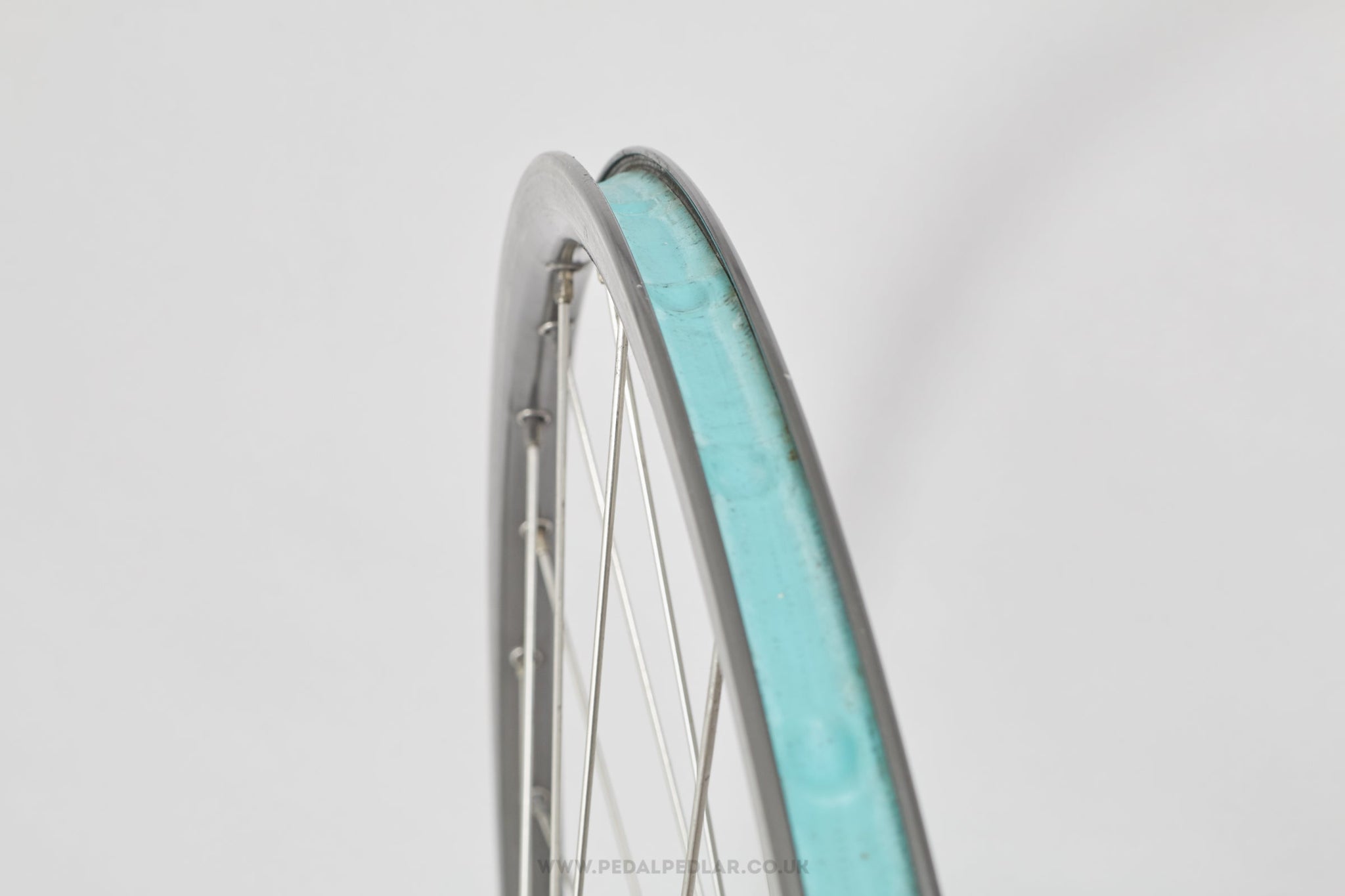 Shimano 105 (HB-1055) / Mavic Open 4 CD Vintage 700c Clincher Road Front Wheel - Pedal Pedlar - Bicycle Wheel For Sale