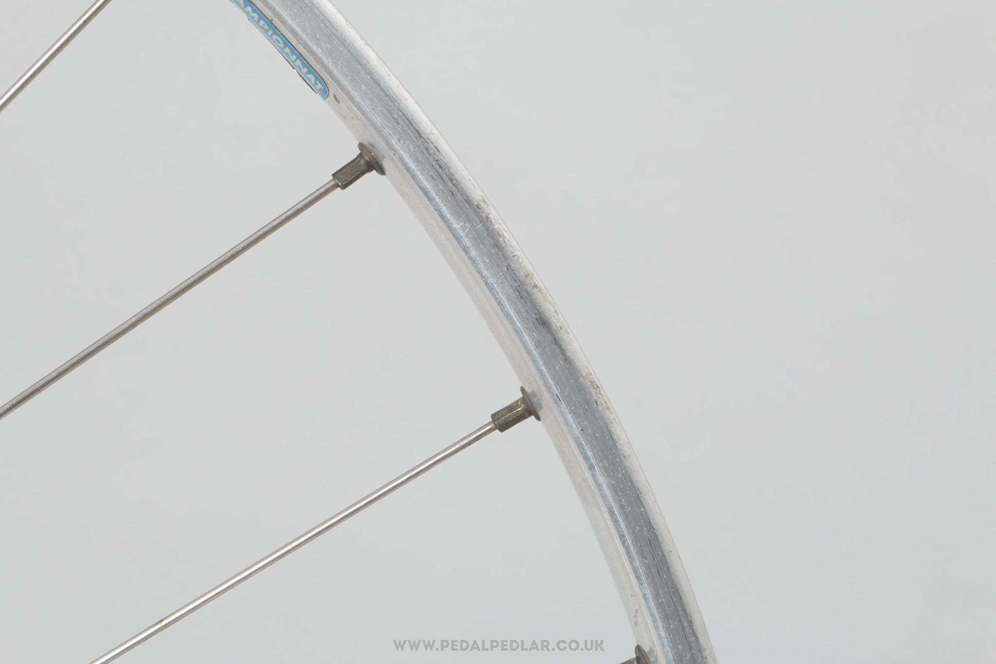 Shimano 600 (HB-6110) Small Flange 1st Gen / Mavic Championnat Du Monde Sur Route c.1977 Vintage 28"/700c Tubular Road Front Wheel - Pedal Pedlar - Bicycle Wheel For Sale